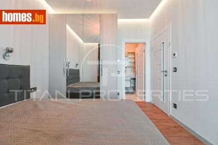 Тристаен, 111m²