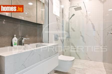 Тристаен, 111m²