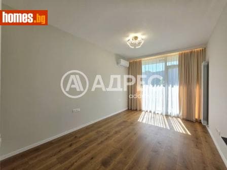 Тристаен, 125m²