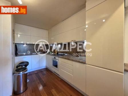Тристаен, 103m²