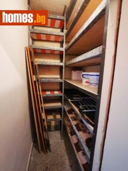 Тристаен, 85m²