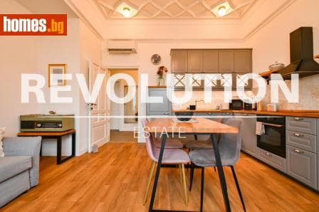 Тристаен, 80m²