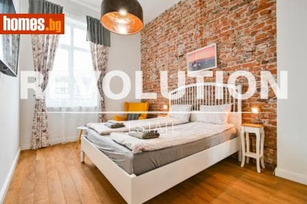 Тристаен, 80m²