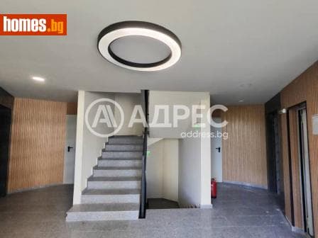 Двустаен, 61m²
