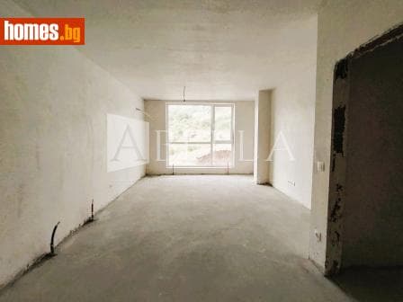 Тристаен, 101m²