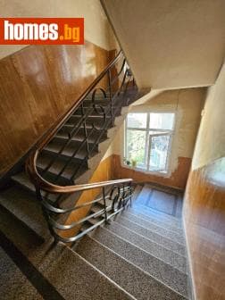 Тристаен, 75m²