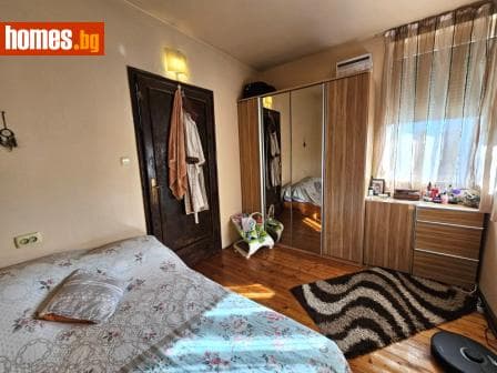 Тристаен, 75m²