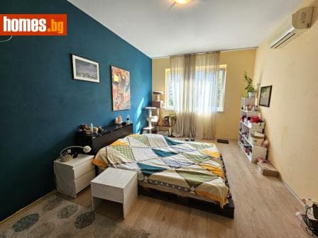 Тристаен, 104m²