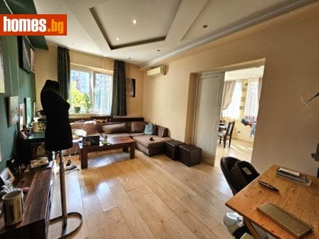 Тристаен, 104m²