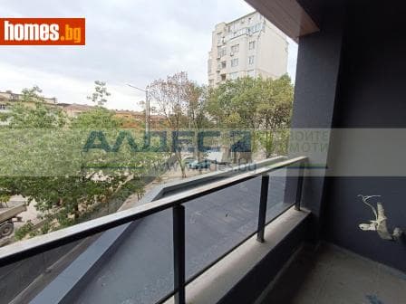 Тристаен, 97m²