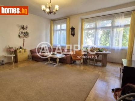 Тристаен, 108m²