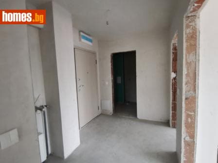 Тристаен, 96m²
