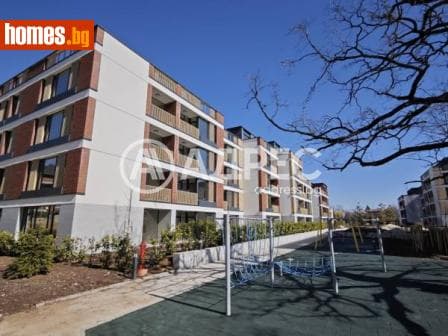Тристаен, 124m²
