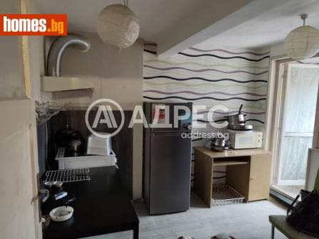 Тристаен, 60m²