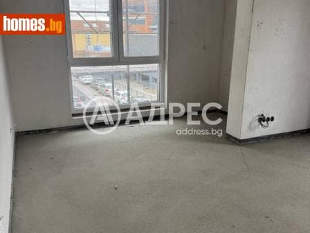 Тристаен, 140m²