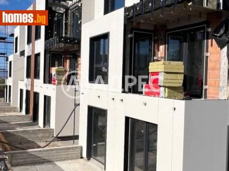 Тристаен, 132m²