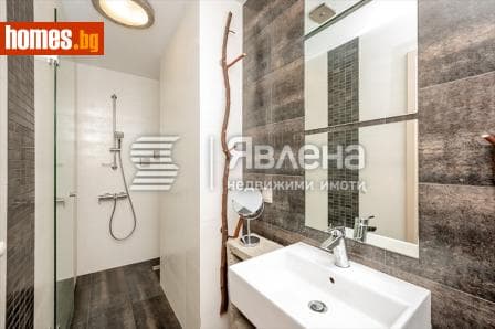 Тристаен, 118m²