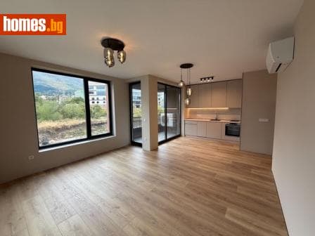 Тристаен, 109m²