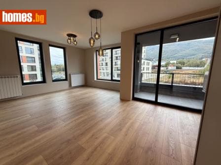 Тристаен, 109m²