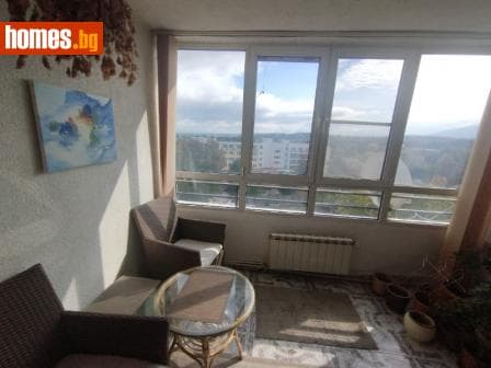 Тристаен, 110m²