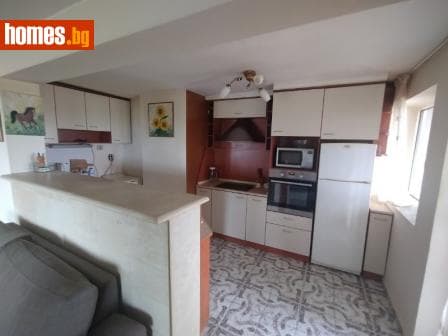 Тристаен, 110m²