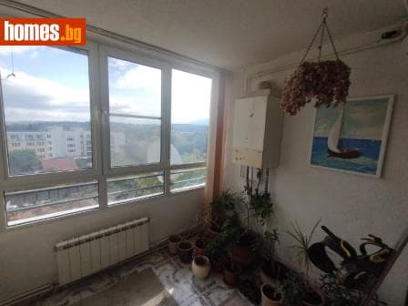 Тристаен, 110m²