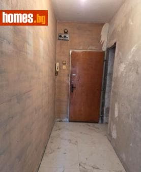Тристаен, 85m²