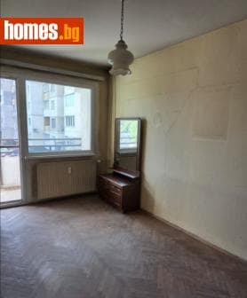 Тристаен, 85m²