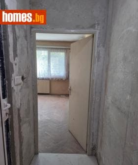 Тристаен, 85m²