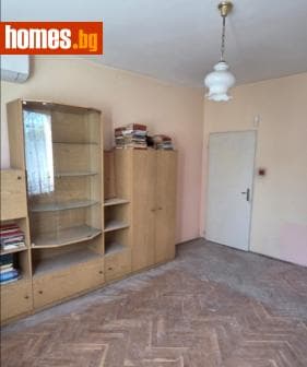 Тристаен, 85m²