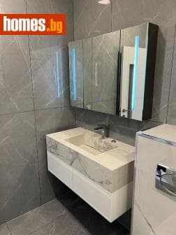 Двустаен, 81m²