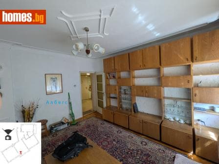 Тристаен, 83m²