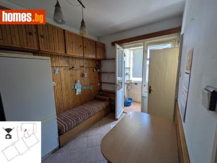 Тристаен, 83m²
