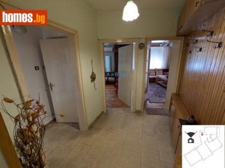 Тристаен, 83m²