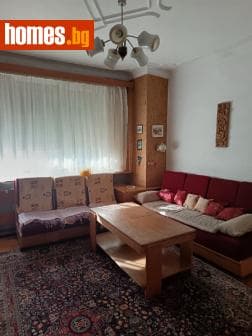 Тристаен, 84m²