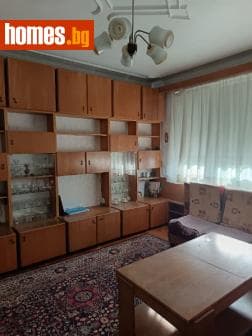 Тристаен, 84m²