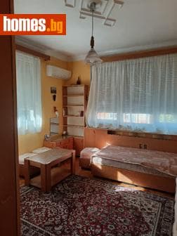 Тристаен, 84m²