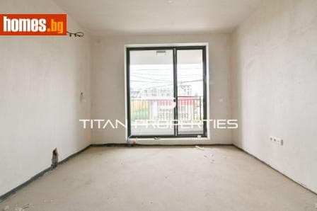 Тристаен, 92m²