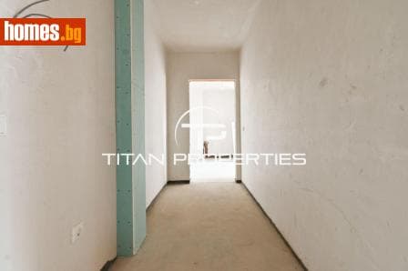 Тристаен, 92m²