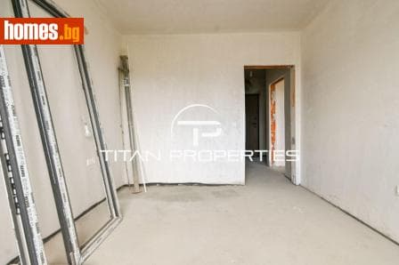 Тристаен, 92m²