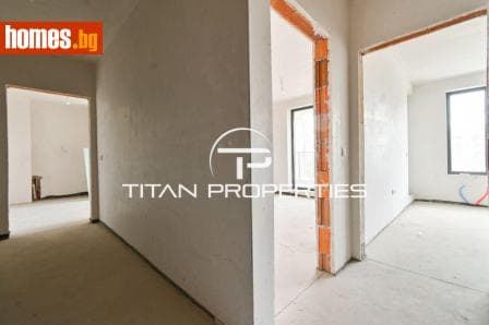 Тристаен, 92m²