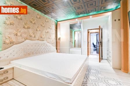 Тристаен, 87m²