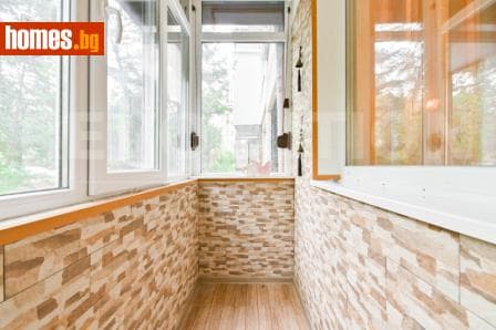 Тристаен, 87m²