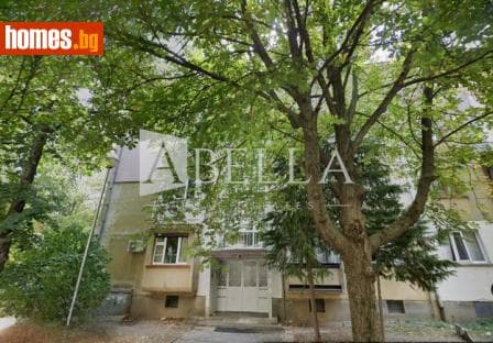 Тристаен, 87m²