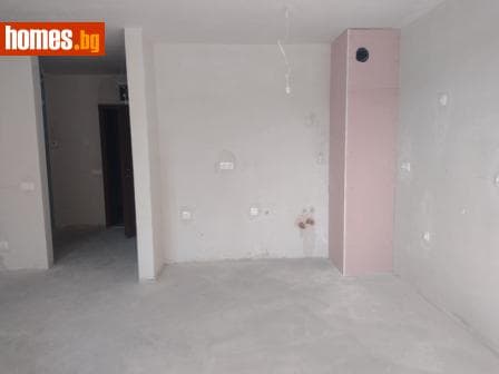 Тристаен, 144m²