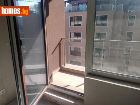 Тристаен, 144m²