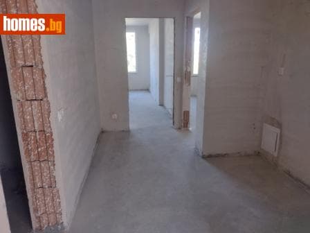 Тристаен, 144m²