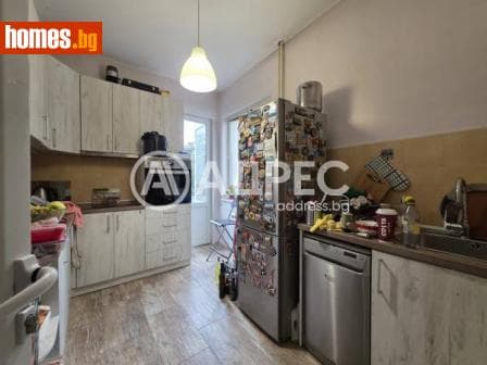 Тристаен, 116m²