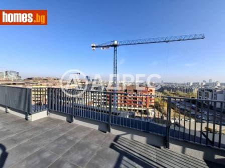 Тристаен, 220m²