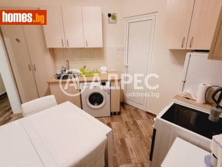 Тристаен, 69m²